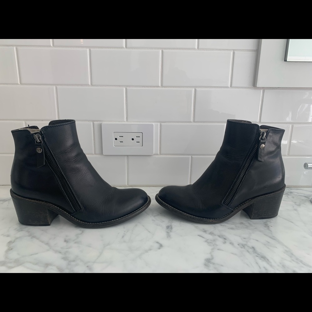 AGL black zip on both sides booties 36 1/2